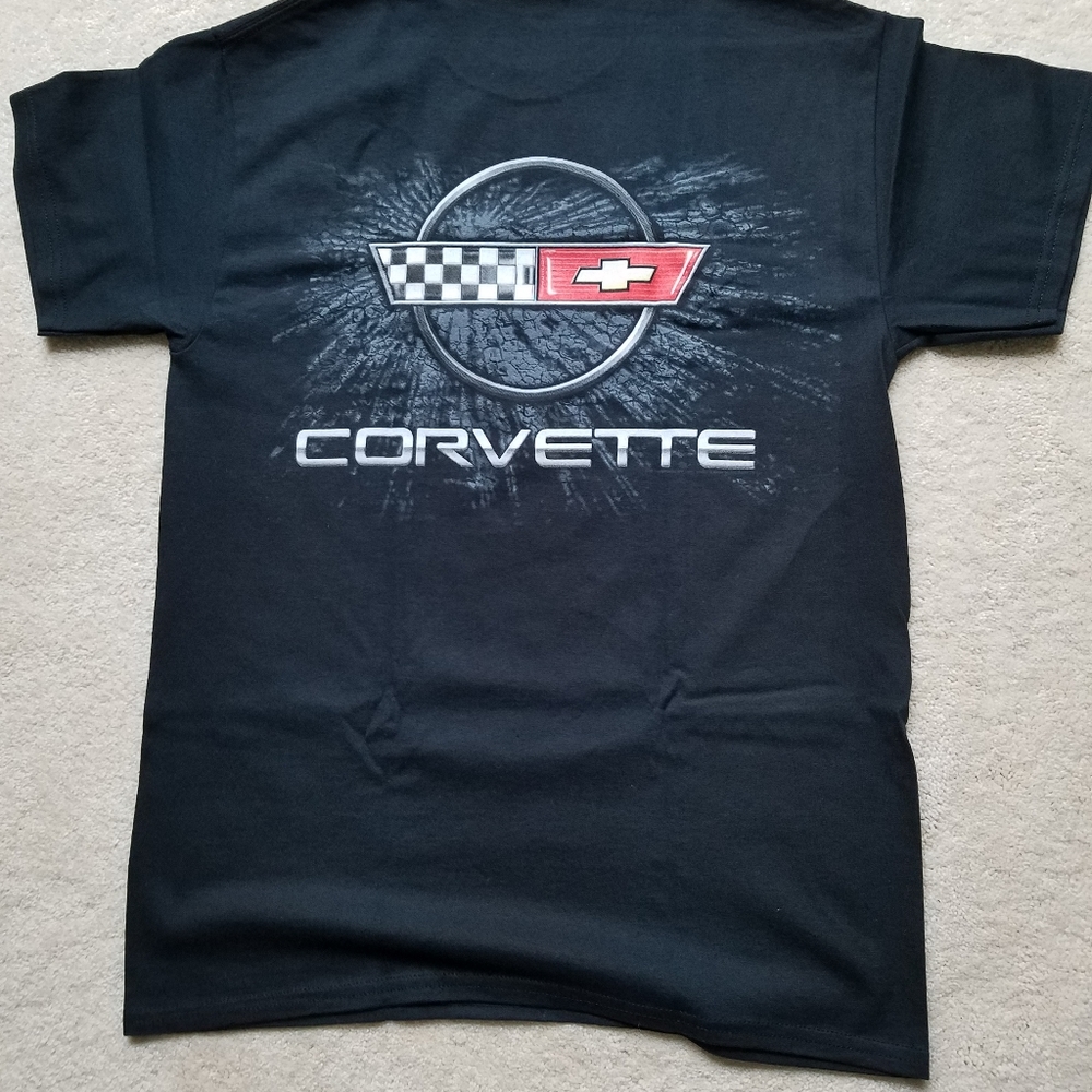 Licensed GM Corvette t-shirt.